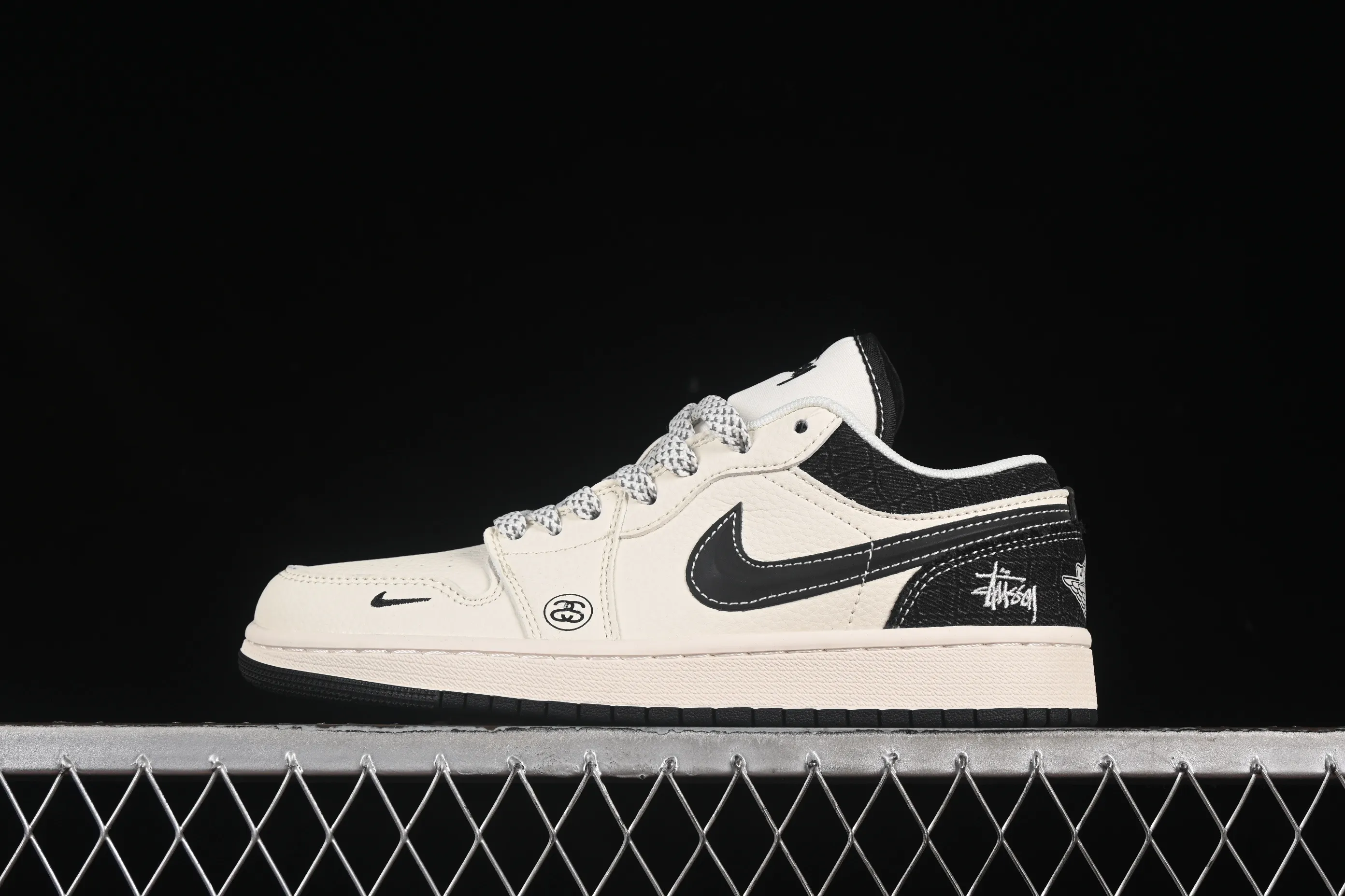 All categories Air Jordan Jordan series basketball shoes Air Jordan 1 Low High-end customized low-top sneakers Air Jordan 1 Low AJ1 Joe 1 Stussi Beige canvas High-end customized low-top retro basketball shoes XS6086-561